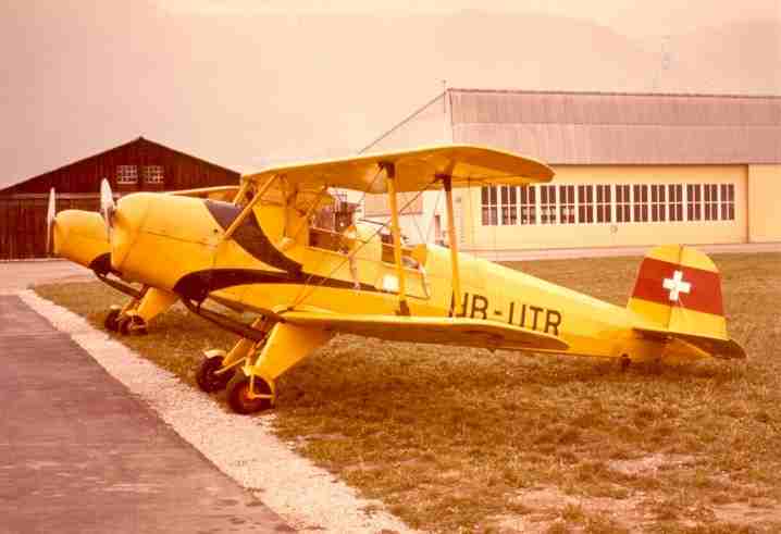 Bueckerstaffel  ueber dem Bielersee 1974 in Grenchen